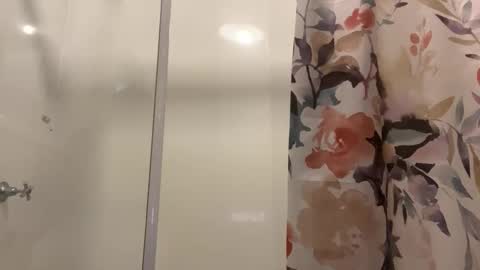 Milf4u online show from April 18, 11:13 am