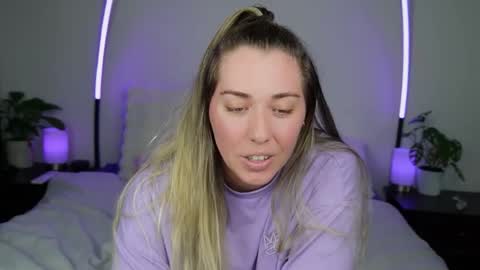 Snapshot of aussielulu chatting on October 8, 12:20 pm aussielulu online show from October 8, 12:20 pm