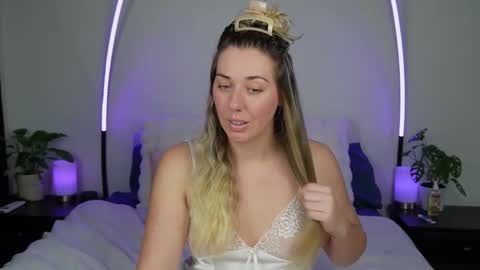 Snapshot of aussielulu chatting on October 7, 11:58 am aussielulu online show from October 7, 11:58 am