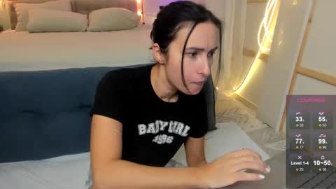 Ava online show from October 27, 2:23 pm