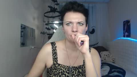 avasaturnian online show from October 28, 2:56 pm