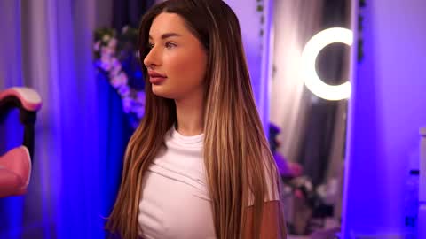 Carina online show from February 3, 10:21 pm