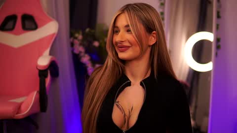 Carina online show from February 4, 11:27 pm