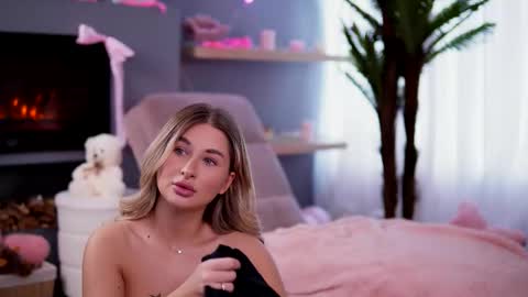 Carina online show from March 2, 10:04 pm