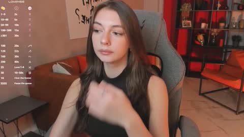 Avie online show from October 11, 5:59 pm