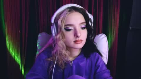 Avriel online show from March 7, 2:36 am