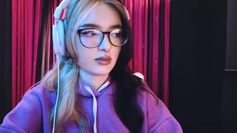 Avriel online show from March 4, 3:00 am