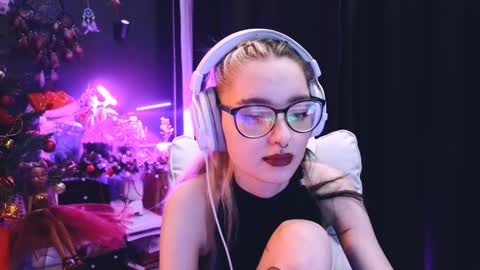 Avriel online show from January 13, 12:09 am