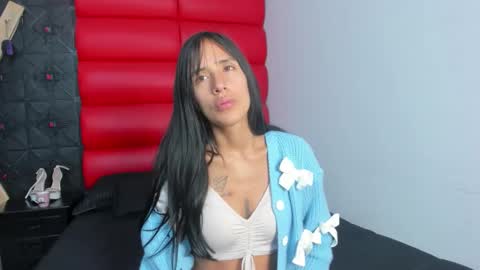 avi_thomsonn online show from February 27, 2:55 am