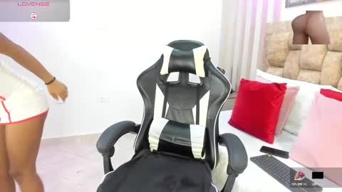 AVIS  online show from March 10, 6:56 pm