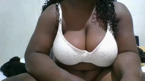 avril254 online show from January 11, 2:11 pm