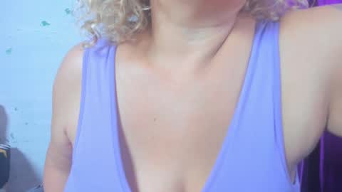 avril_jonson online show from October 4, 1:00 am