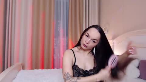 Snapshot of avrora_lew_ chatting on October 18, 10:11 pm Avrora Inst online show from October 18, 10:11 pm