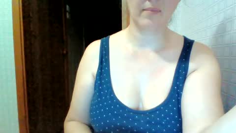 awesomeladyy online show from July 15, 8:24 pm