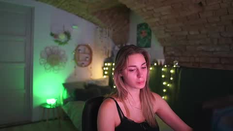 aya hitakayama  online show from February 12, 7:24 pm