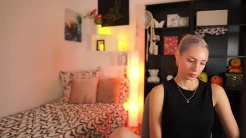 aya hitakayama  online show from September 10, 7:14 pm