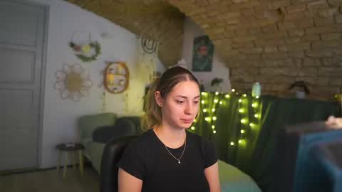 aya hitakayama  online show from March 5, 5:39 pm