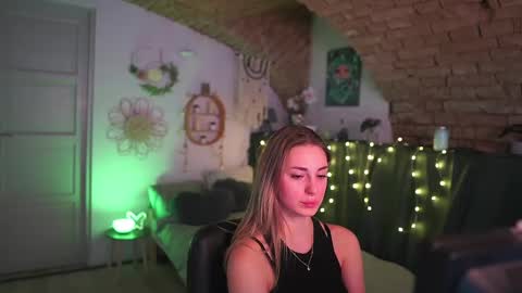 aya hitakayama  online show from February 18, 7:32 pm