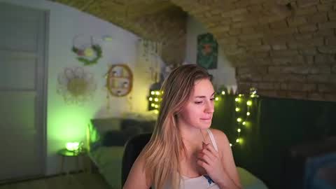 aya hitakayama  online show from February 13, 3:46 pm