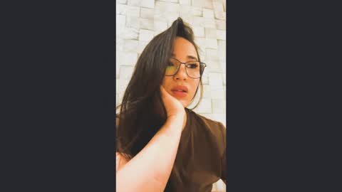 Aya Moon online show from April 7, 8:33 pm