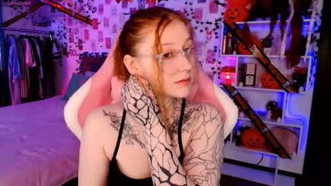 Ayla hill online show from October 28, 6:19 am