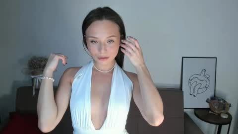 Hi my names Eva 3 online show from February 13, 12:11 pm