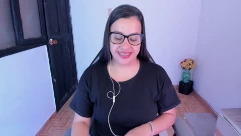 SandyMODELINDEPENDIENT online show from February 2, 1:02 am