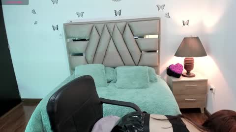 Snapshot of aylin_diazz chatting on February 2, 12:02 pm Aylin online show from February 2, 12:02 pm