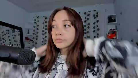 azumi saan online show from December 19, 2:38 am