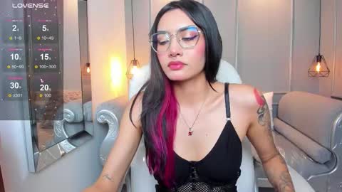 Azura online show from November 25, 8:20 pm