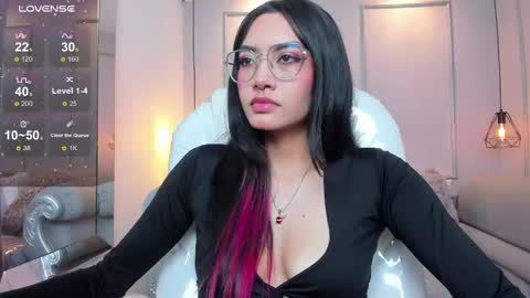 Azura online show from November 10, 7:20 pm