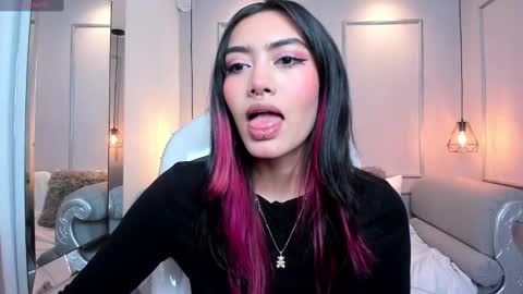 Azura online show from January 27, 7:13 pm