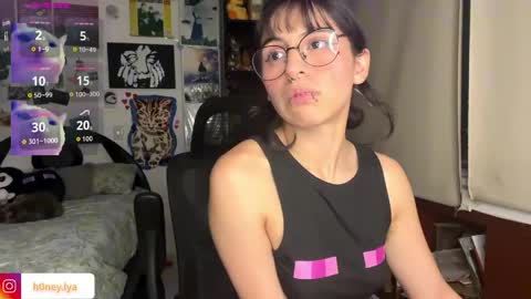 Lyanna online show from May 25, 1:26 am