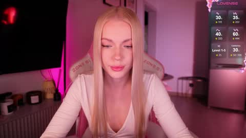 Snapshot of baaby_bon chatting on September 27, 11:39 am Bonnie  online show from September 27, 11:39 am