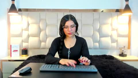 Venus  online show from May 11, 4:04 pm
