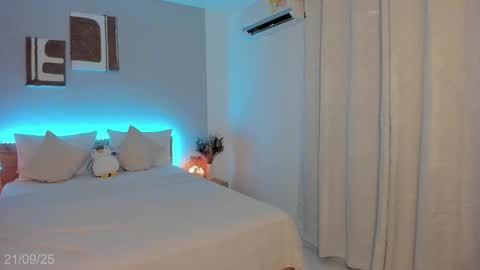 Snapshot of babesexy19_ chatting on September 22, 2:32 am itzell  online show from September 22, 2:32 am