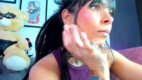 BomBom online show from December 17, 5:50 pm