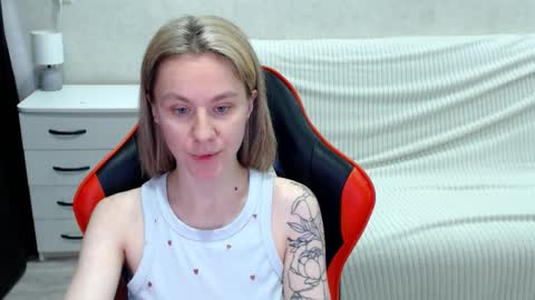 Snapshot of baby_kitte chatting on October 27, 5:25 am baby_kitte online show from October 27, 5:25 am