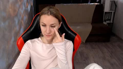 baby_kitte online show from February 10, 4:04 am