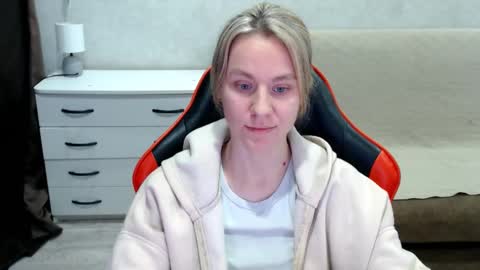 Snapshot of baby_kitte chatting on October 21, 12:42 pm baby_kitte online show from October 21, 12:42 pm