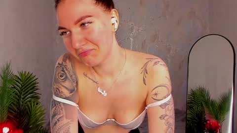 Sophia online show from April 14, 4:23 am