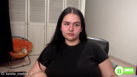 Snapshot of baddie_maddie_ chatting on September 22, 9:52 am want custom text me through my snap 3  online show from September 22, 9:52 am