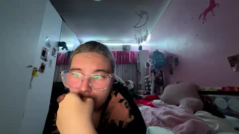 baddieprettypussy online show from October 7, 12:31 pm