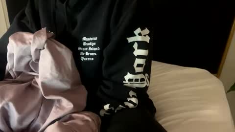 badgurldnay online show from November 11, 7:49 am