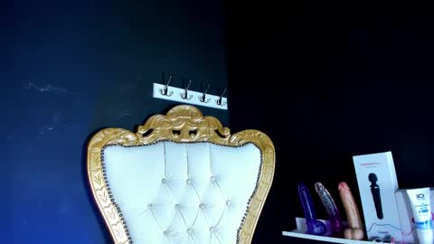 bagiolett  online show from November 6, 9:32 pm