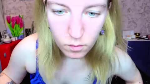 holly online show from April 6, 3:46 pm