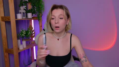 Elly online show from April 4, 5:50 am