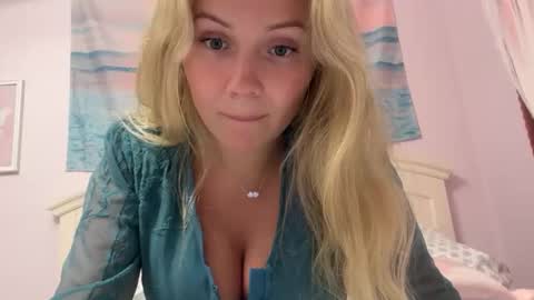 barbiebrittney online show from May 25, 7:02 pm