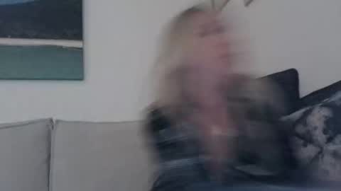 Emma online show from December 4, 11:41 am