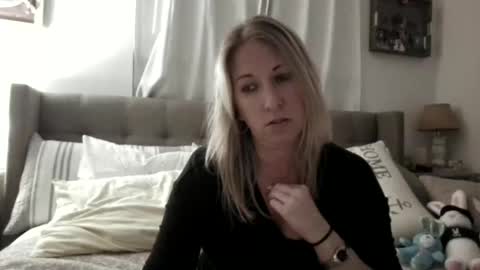 Emma online show from November 8, 7:35 am